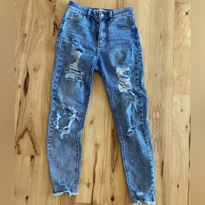 Tinseltown jeans with holes